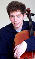 <b>Mario Riemer</b>, geboren 1988, begann mit dem Cellounterricht im Alter von 5 ... - Mario_Riemer