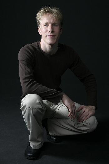Christopher Herrmann  - Cellist und  Komponist - (c) by Nora Herz